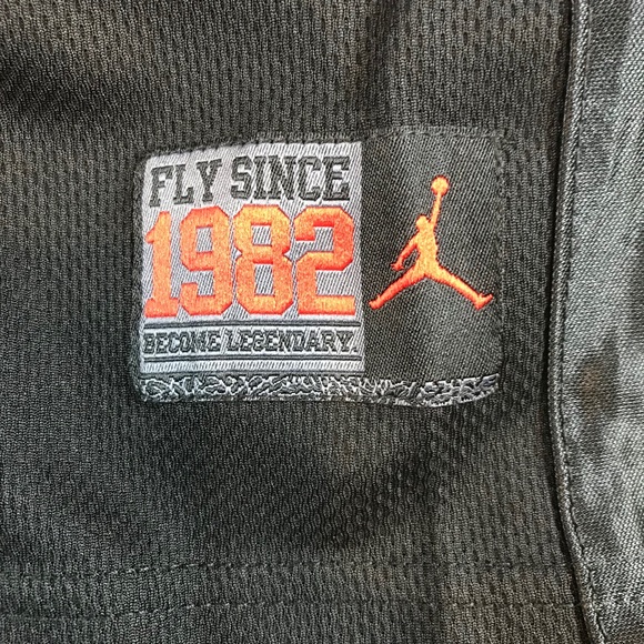 Nike Air Jordan #23 Jumpman Boy’s Activewear Black & Red Basketball Jersey Sz XL - Picture 5 of 8